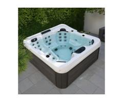 Trévi Signature Spa: Luxury Hot Tub with in.stream 2 Audio System for Ultimate Relaxation in Laval