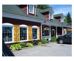 Galerie Et Antiquités: Quality Collectibles & Depression Glass